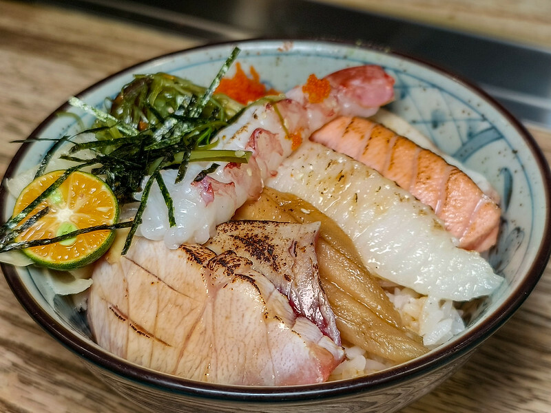 信義區高CP值生魚丼！捷運永春站美食 南方漁場，平價日料首選。