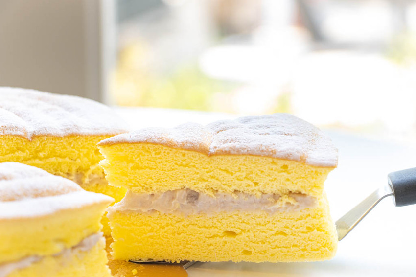 台中南屯，2度C NiGuo 公益店，外帶千層超人氣組合價，平均每片只要100元。 - 微笑Joe幸運