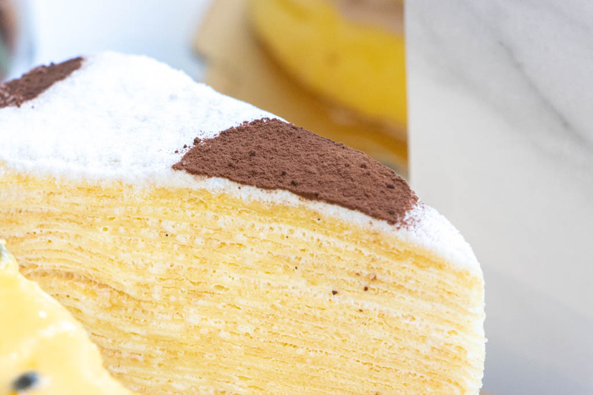 台中南屯，2度C NiGuo 公益店，外帶千層超人氣組合價，平均每片只要100元。 - 微笑Joe幸運