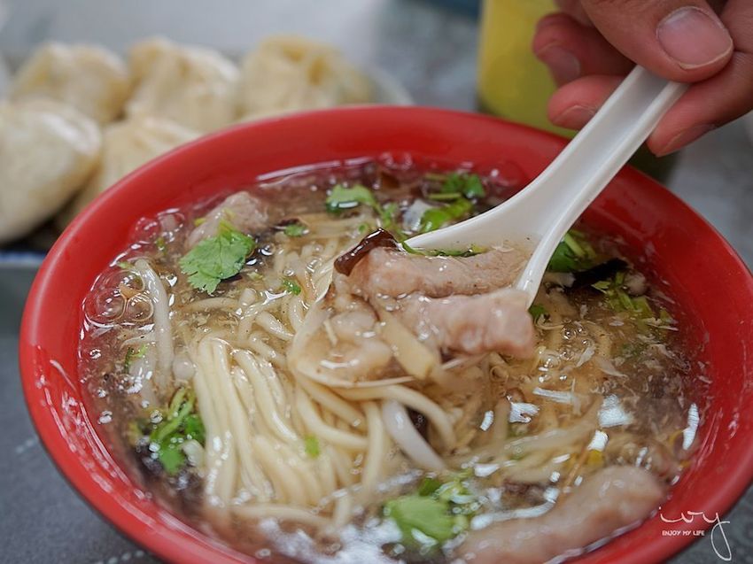 潭子美食在地人推薦,潘氏小籠包