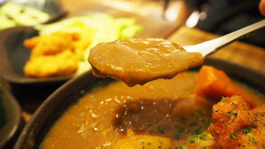 國父紀念館站小吉咖哩,小吉咖哩,乾咖哩,我不是他媽媽,食尚玩家推薦咖哩,素食,蔬食,豚肉咖哩,人氣咖哩,咖哩特輯,咖哩控,銀兔湯咖哩,湯咖哩