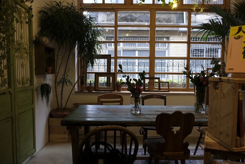 【台北｜北門站】草原派対＿迪化街竟然也有讓人慢下腳步的世外桃源＿森林系愛好者不要錯過