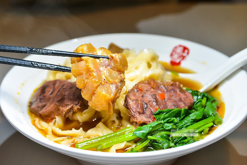 勳牛肉麵-中和四號公園靠近永安市場站的中和牛肉麵