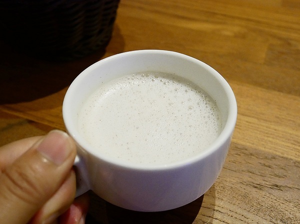 史提克牛排 大里店：史堤克牛排 大里店-台中大里牛排館  牛排厚實多汁  店員桌邊服務超貼心  還有吧費讓你吃到飽