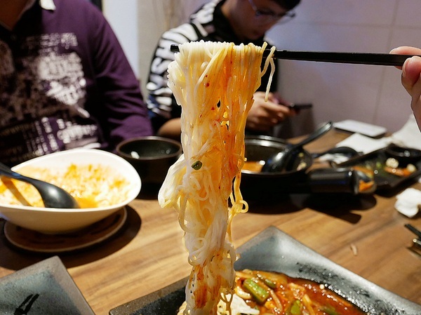 韓冰酷 한빙쿠:韓冰酷 한빙쿠-台北西門町韓式料理 真正韓國老闆來台販售道地韓國菜 夠辣夠味夠韓超過癮