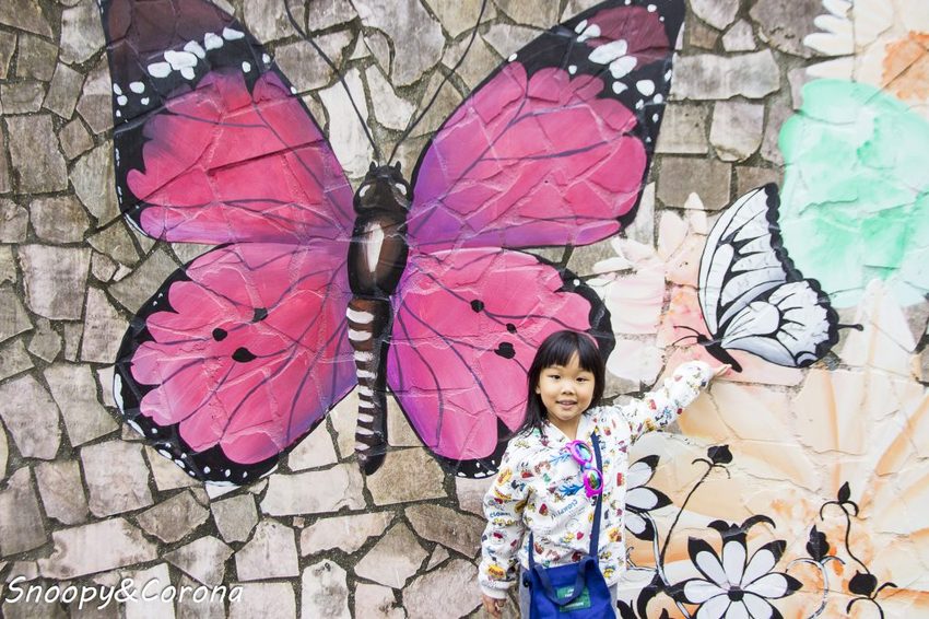 【玩樂．台北】新莊熱門打卡景點／新莊中港大排彩繪親水綠廊～超網美的彩色積木步道，散步就能拍好拍滿