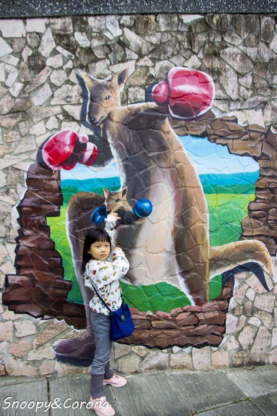 【玩樂．台北】新莊熱門打卡景點／新莊中港大排彩繪親水綠廊～超網美的彩色積木步道，散步就能拍好拍滿