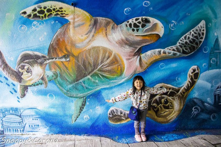 【玩樂．台北】新莊熱門打卡景點／新莊中港大排彩繪親水綠廊～超網美的彩色積木步道，散步就能拍好拍滿