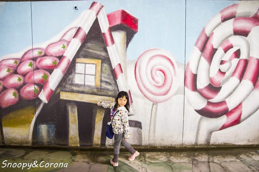 【玩樂．台北】新莊熱門打卡景點／新莊中港大排彩繪親水綠廊～超網美的彩色積木步道，散步就能拍好拍滿