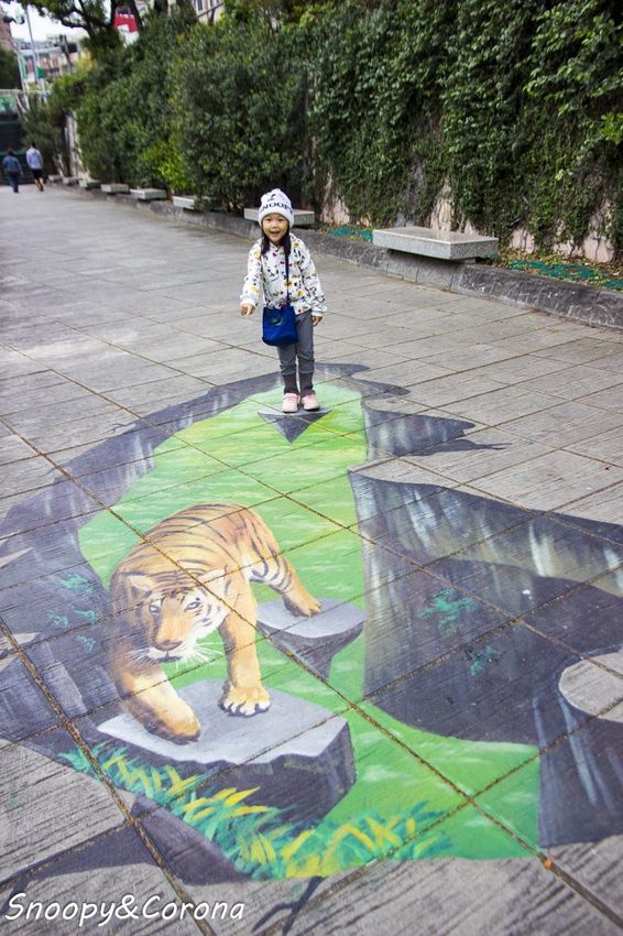 【玩樂．台北】新莊熱門打卡景點／新莊中港大排彩繪親水綠廊～超網美的彩色積木步道，散步就能拍好拍滿