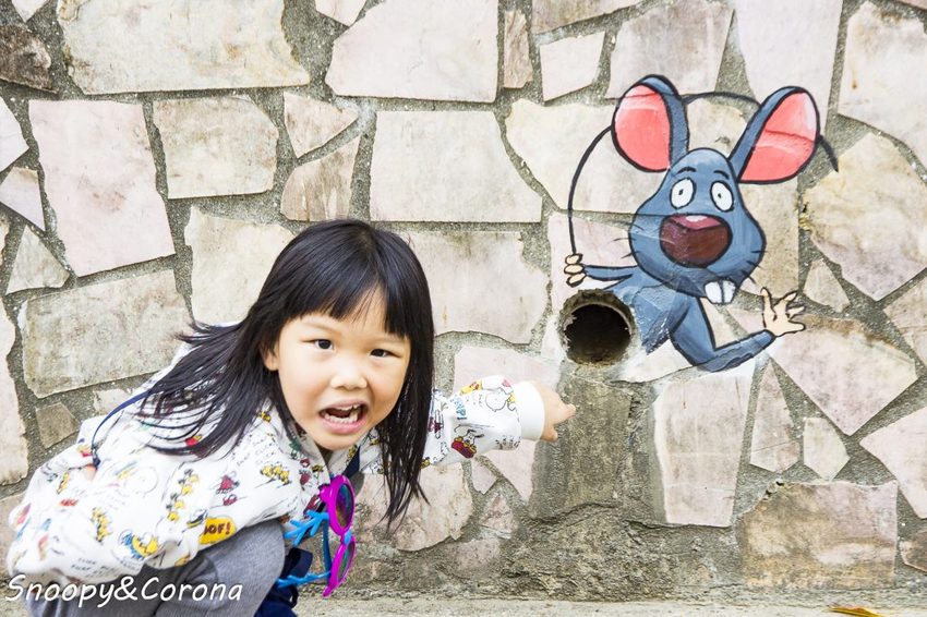 【玩樂．台北】新莊熱門打卡景點／新莊中港大排彩繪親水綠廊～超網美的彩色積木步道，散步就能拍好拍滿