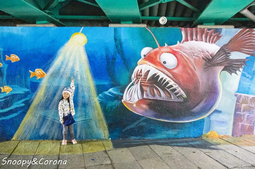 【玩樂．台北】新莊熱門打卡景點／新莊中港大排彩繪親水綠廊～超網美的彩色積木步道，散步就能拍好拍滿