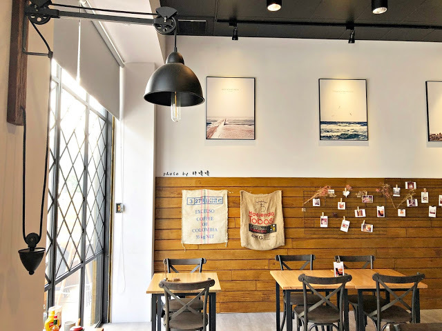 【台中北屯】Stay Gold 初心漢堡🍔用心，手做漢堡，口味獨特多樣，飲品也很厲害，冬瓜檸檬一定要喝，喜歡整家店給人的態度與氛圍:)