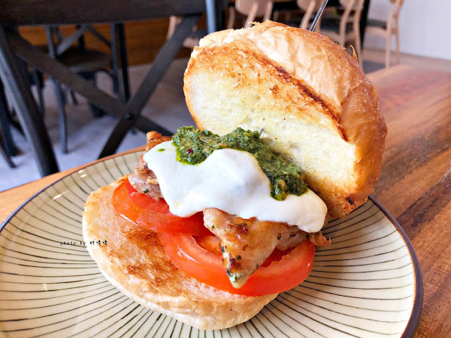 【台中北屯】Stay Gold 初心漢堡🍔用心，手做漢堡，口味獨特多樣，飲品也很厲害，冬瓜檸檬一定要喝，喜歡整家店給人的態度與氛圍:)