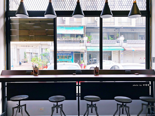 【台中北屯】Stay Gold 初心漢堡🍔用心，手做漢堡，口味獨特多樣，飲品也很厲害，冬瓜檸檬一定要喝，喜歡整家店給人的態度與氛圍:)