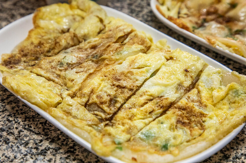 花蓮縣花蓮市中福早餐店｜外脆內Q古早味超大粉漿蛋餅，在地人激推低調人氣早餐店