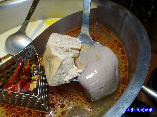 麻辣湯底鍋底-肉多多桃園旗艦店.jpg
