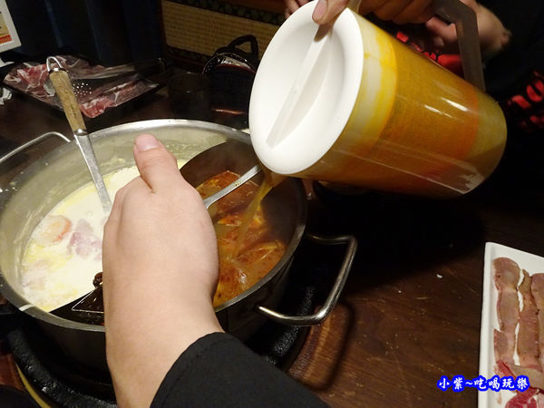 特選麻辣湯底-肉多多桃園旗艦店 (3).jpg