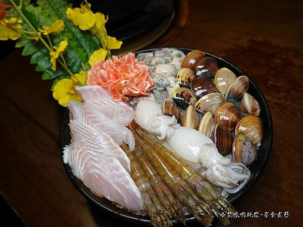 海の幸海鮮盤-肉多多火鍋桃園中正店 (2).jpg