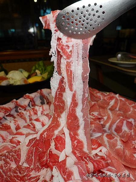 雪花牛腹肉-肉多多火鍋桃園中正店.jpg