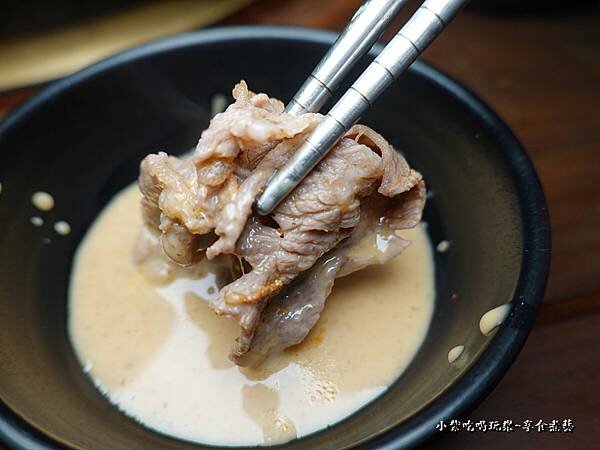 日式胡麻醬-肉多多火鍋桃園中正店.jpg