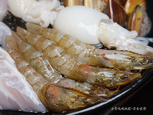 代剝蝦服務-肉多多火鍋桃園中正店  (2).jpg