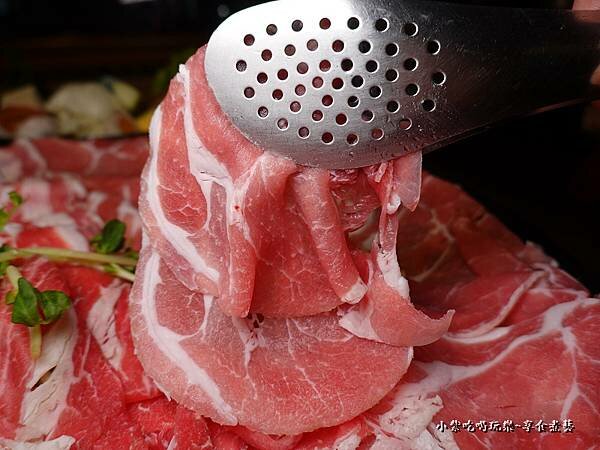 活力梅花豬-肉多多火鍋桃園中正店 (1).jpg
