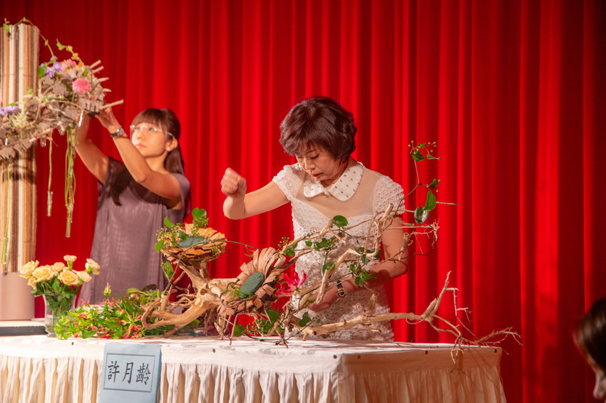 預約導覽當代花藝裝置藝術設計展覽送Nespresso咖啡!