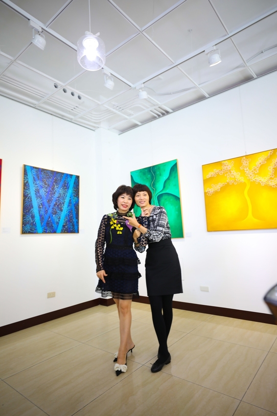 細膩的花朵，優雅的線條，苙森林讓居家空間散發清新雅致的氣息。