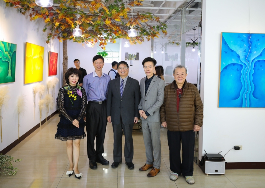 細膩的花朵，優雅的線條，苙森林讓居家空間散發清新雅致的氣息。