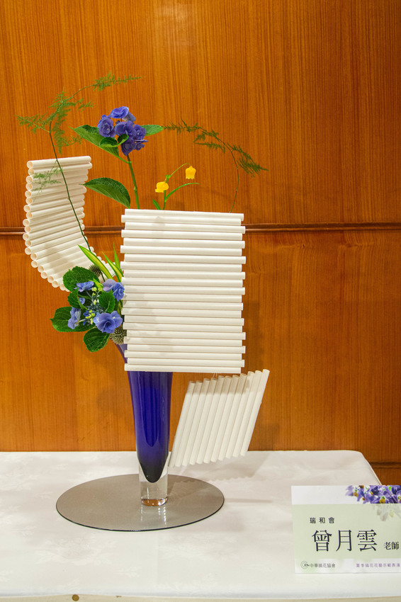 預約導覽當代花藝裝置藝術設計展覽送Nespresso咖啡!