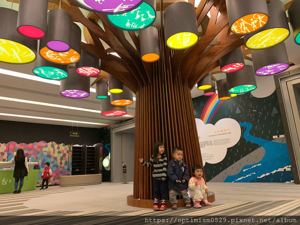 《台南-新市》兒童館親子玩樂之餘,一同進入國立臺灣史前博物館,探索歷史,發現蹤跡-南科考古館