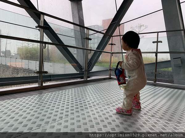 《台南-新市》兒童館親子玩樂之餘,一同進入國立臺灣史前博物館,探索歷史,發現蹤跡-南科考古館