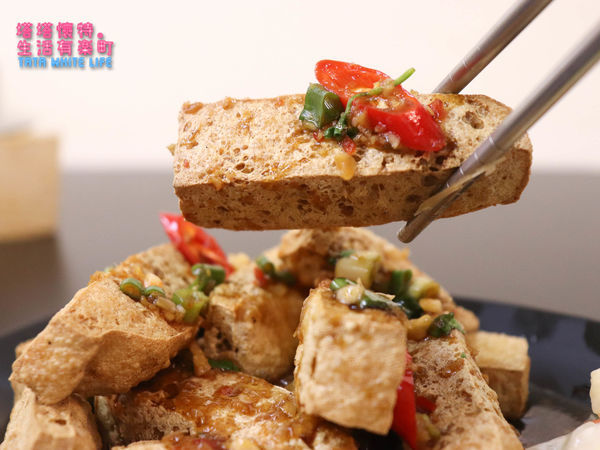 【桃園美食】三元鵝肉小吃：中路特區永安路銅板價美味，鴨血臭豆腐、鮑魚海鮮粥，以及當日現宰新鮮鵝肉大推薦！近北台灣最長溜滑梯風禾公園，鄰近雙停車場超方便