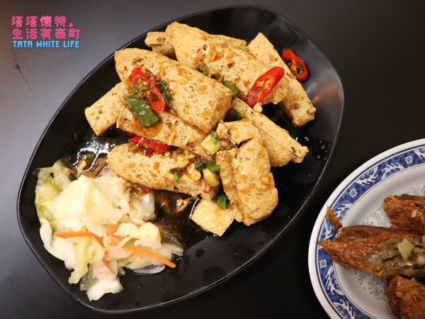 【桃園美食】三元鵝肉小吃：中路特區永安路銅板價美味，鴨血臭豆腐、鮑魚海鮮粥，以及當日現宰新鮮鵝肉大推薦！近北台灣最長溜滑梯風禾公園，鄰近雙停車場超方便