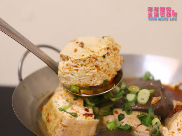 【桃園美食】三元鵝肉小吃：中路特區永安路銅板價美味，鴨血臭豆腐、鮑魚海鮮粥，以及當日現宰新鮮鵝肉大推薦！近北台灣最長溜滑梯風禾公園，鄰近雙停車場超方便