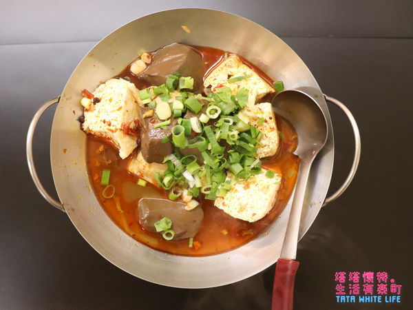 【桃園美食】三元鵝肉小吃：中路特區永安路銅板價美味，鴨血臭豆腐、鮑魚海鮮粥，以及當日現宰新鮮鵝肉大推薦！近北台灣最長溜滑梯風禾公園，鄰近雙停車場超方便