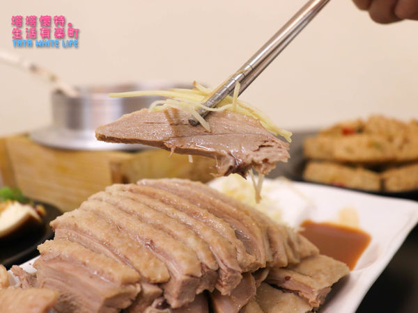 【桃園美食】三元鵝肉小吃：中路特區永安路銅板價美味，鴨血臭豆腐、鮑魚海鮮粥，以及當日現宰新鮮鵝肉大推薦！近北台灣最長溜滑梯風禾公園，鄰近雙停車場超方便