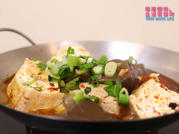 【桃園美食】三元鵝肉小吃：中路特區永安路銅板價美味，鴨血臭豆腐、鮑魚海鮮粥，以及當日現宰新鮮鵝肉大推薦！近北台灣最長溜滑梯風禾公園，鄰近雙停車場超方便