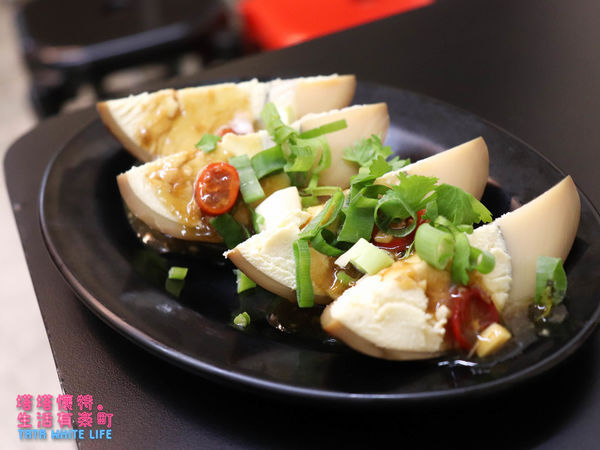 【桃園美食】三元鵝肉小吃：中路特區永安路銅板價美味，鴨血臭豆腐、鮑魚海鮮粥，以及當日現宰新鮮鵝肉大推薦！近北台灣最長溜滑梯風禾公園，鄰近雙停車場超方便