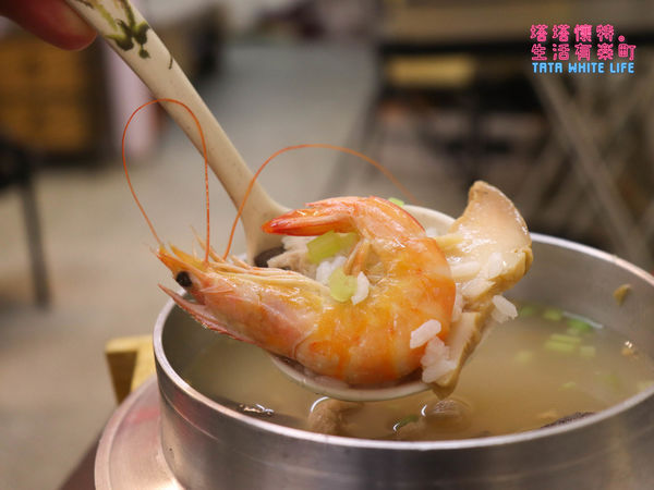 【桃園美食】三元鵝肉小吃：中路特區永安路銅板價美味，鴨血臭豆腐、鮑魚海鮮粥，以及當日現宰新鮮鵝肉大推薦！近北台灣最長溜滑梯風禾公園，鄰近雙停車場超方便