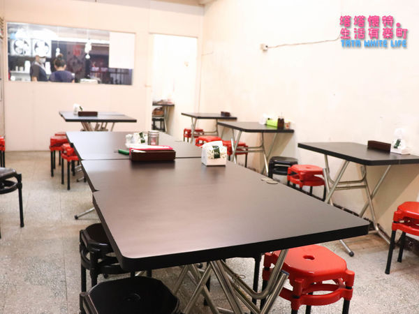 【桃園美食】三元鵝肉小吃：中路特區永安路銅板價美味，鴨血臭豆腐、鮑魚海鮮粥，以及當日現宰新鮮鵝肉大推薦！近北台灣最長溜滑梯風禾公園，鄰近雙停車場超方便