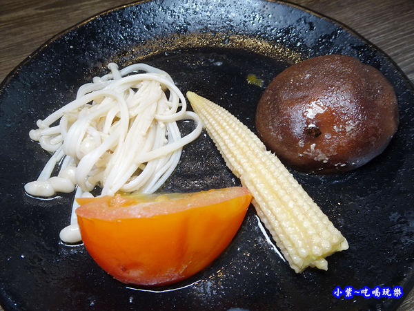 菜盤內容-米塔石頭火鍋市府店 (2).jpg