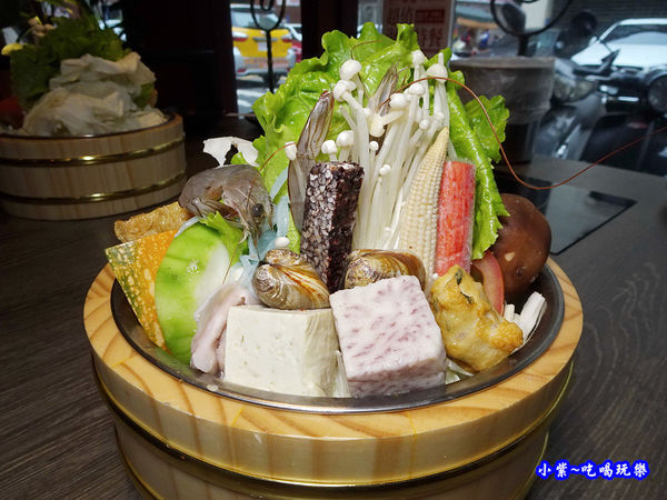 菜盤內容-米塔石頭火鍋市府店 (3).jpg