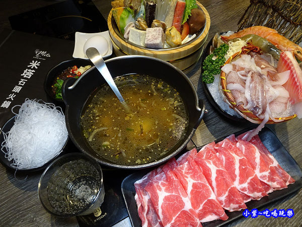 小無敵海鮮-米塔石頭火鍋市府店 (2).jpg