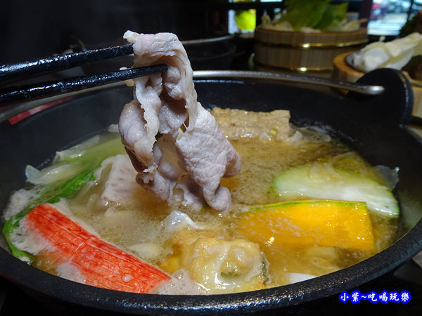 梅花豬肉-米塔石頭火鍋市府店 (1).jpg
