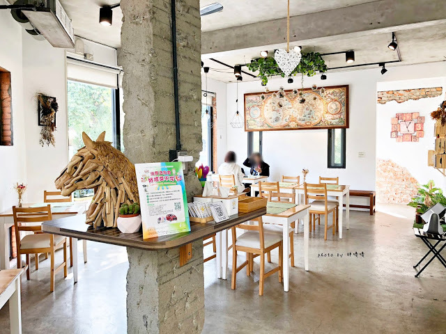 【台中 北屯】Sun with Cheese ‧ 日起食書生活🌞🌞🌞鄰近松竹火車站、北屯特力屋,超舒服的用餐環境,早午餐、輕食都有供應,一早想吃厚鬆餅也沒問題啊!!居然有這麼棒的早午餐,現在知道還不晚