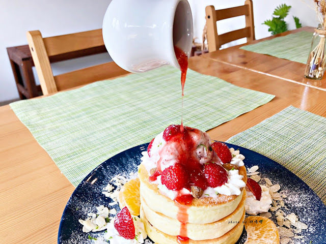 【台中 北屯】Sun with Cheese ‧ 日起食書生活🌞🌞🌞鄰近松竹火車站、北屯特力屋,超舒服的用餐環境,早午餐、輕食都有供應,一早想吃厚鬆餅也沒問題啊!!居然有這麼棒的早午餐,現在知道還不晚