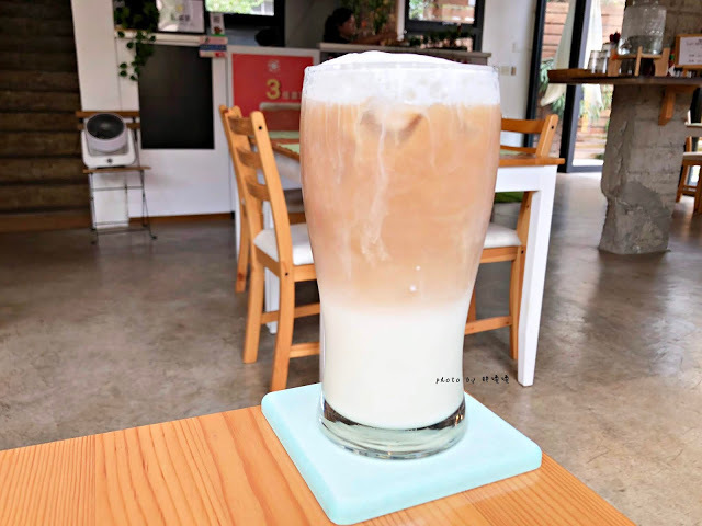 【台中 北屯】Sun with Cheese ‧ 日起食書生活🌞🌞🌞鄰近松竹火車站、北屯特力屋,超舒服的用餐環境,早午餐、輕食都有供應,一早想吃厚鬆餅也沒問題啊!!居然有這麼棒的早午餐,現在知道還不晚