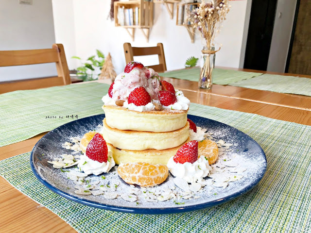 【台中 北屯】Sun with Cheese ‧ 日起食書生活🌞🌞🌞鄰近松竹火車站、北屯特力屋,超舒服的用餐環境,早午餐、輕食都有供應,一早想吃厚鬆餅也沒問題啊!!居然有這麼棒的早午餐,現在知道還不晚